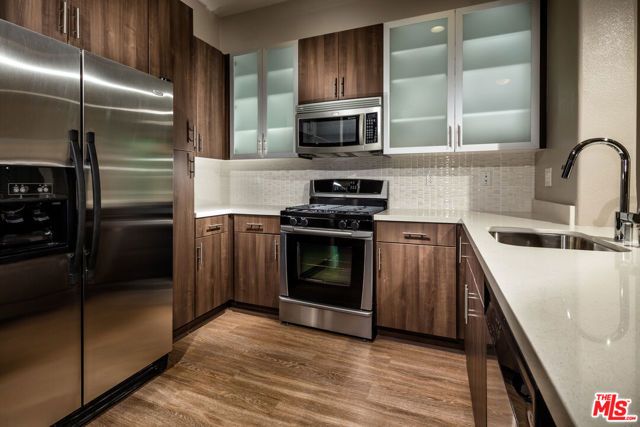 1040 E Glendon Avenue 3103, Los Angeles, CA 90024