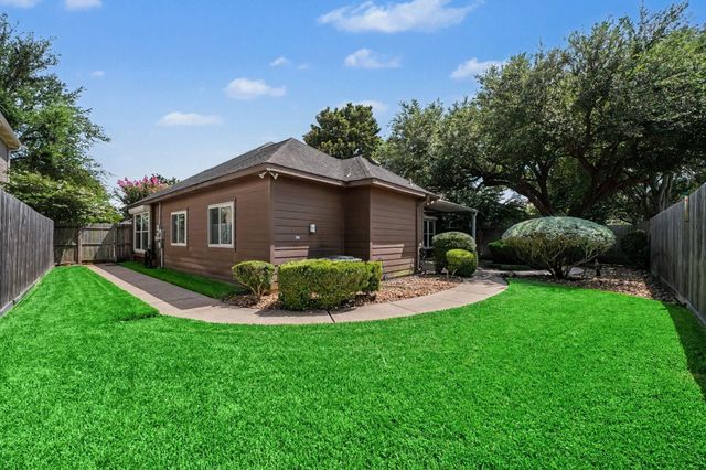 2926 Highland Lakes Drive, Missouri City, TX 77459