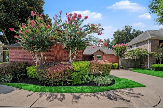 2926 Highland Lakes Drive, Missouri City, TX 77459