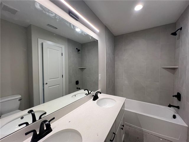 16949 S Brentwood Street, Olathe, KS 66062