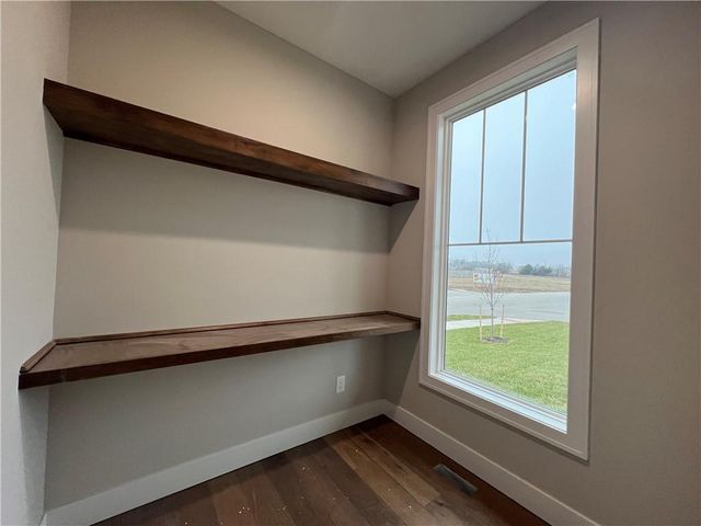 16949 S Brentwood Street, Olathe, KS 66062