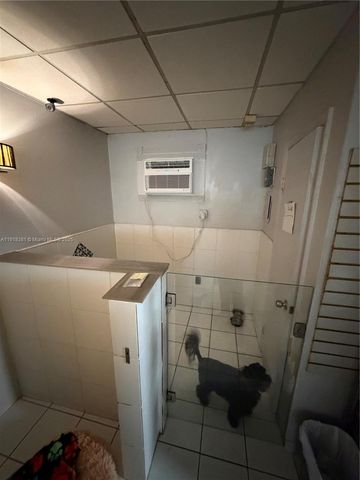 Bird road, Miami, FL 33155