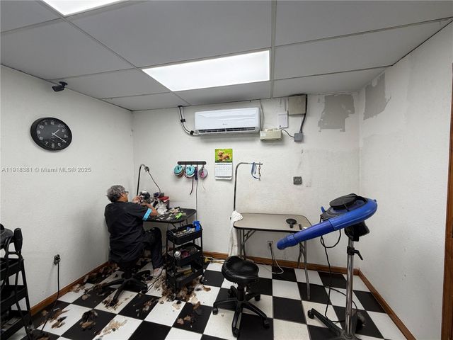 Bird road, Miami, FL 33155