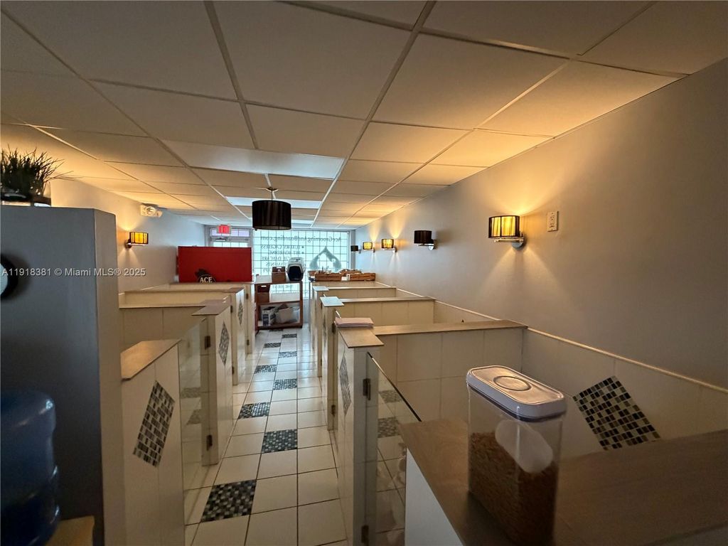 Bird road, Miami, FL 33155