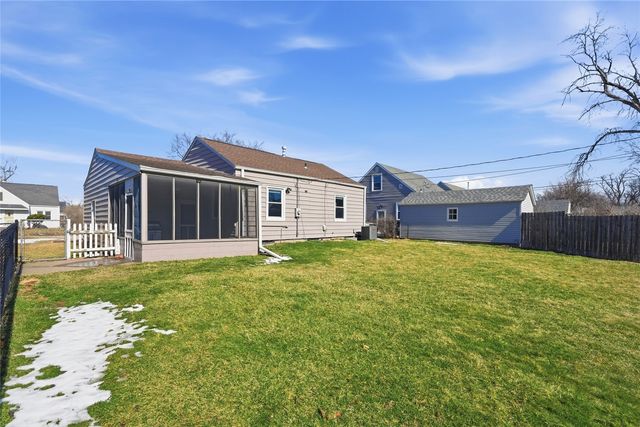 2411 G Ave NE, Cedar Rapids, IA 52402