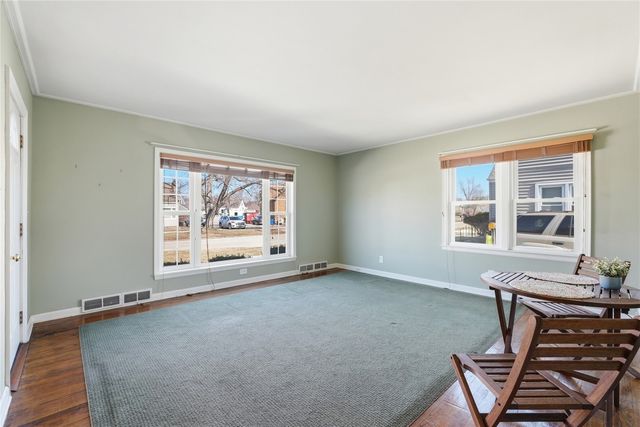 2411 G Ave NE, Cedar Rapids, IA 52402