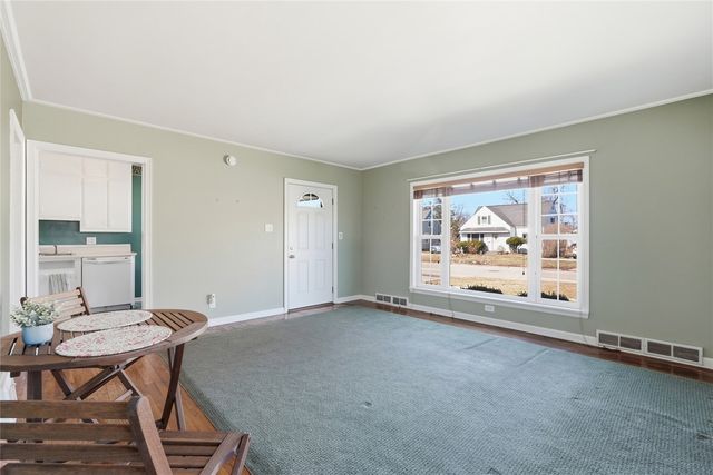 2411 G Ave NE, Cedar Rapids, IA 52402