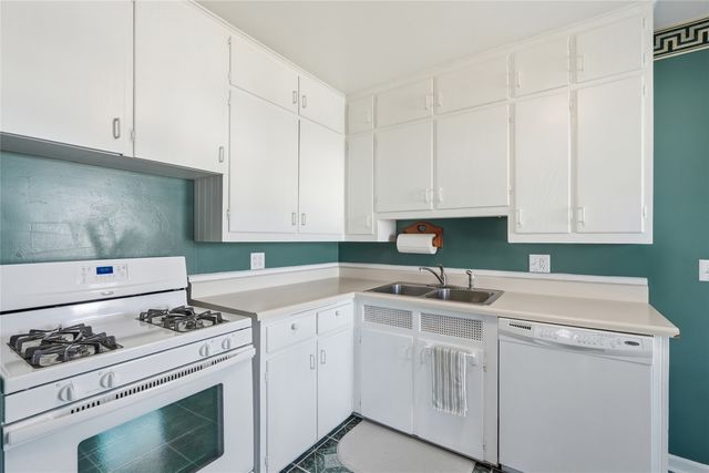 2411 G Ave NE, Cedar Rapids, IA 52402