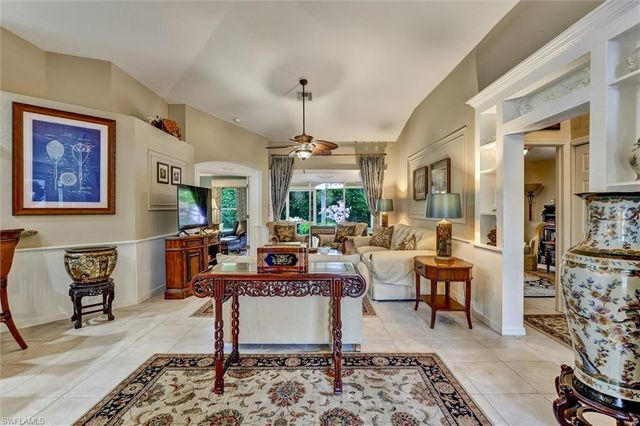 5866 Westbourgh CT, Naples, FL 34112