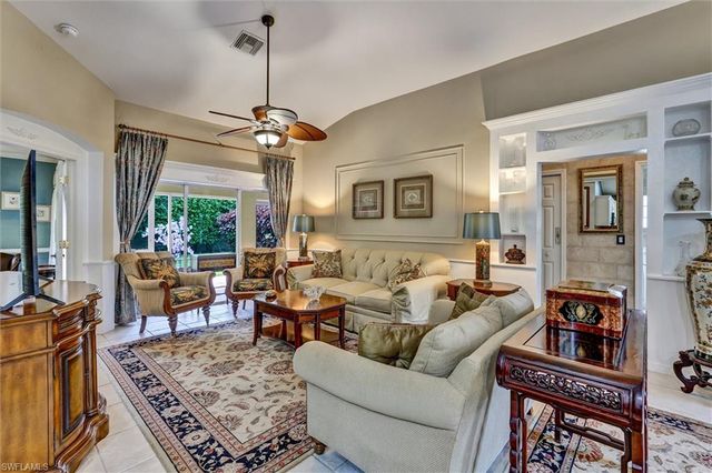5866 Westbourgh CT, Naples, FL 34112