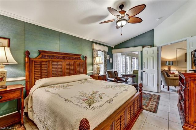 5866 Westbourgh CT, Naples, FL 34112