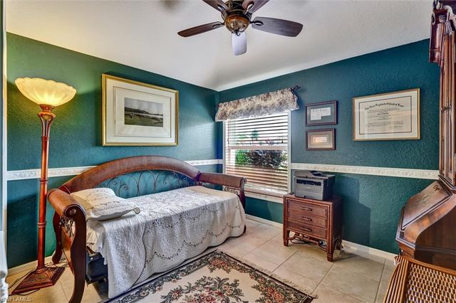 5866 Westbourgh CT, Naples, FL 34112