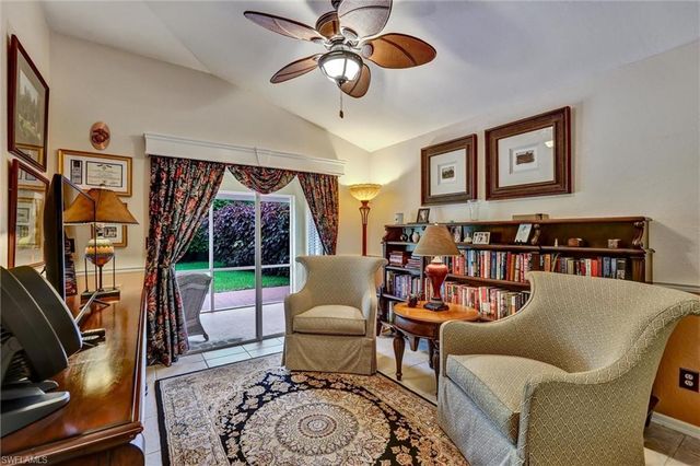 5866 Westbourgh CT, Naples, FL 34112