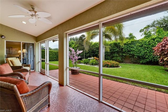 5866 Westbourgh CT, Naples, FL 34112