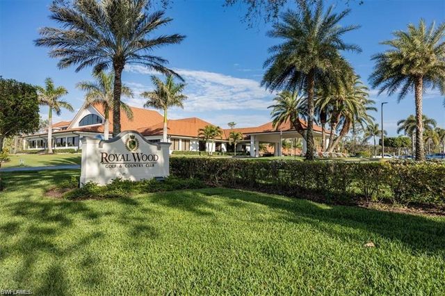 5866 Westbourgh CT, Naples, FL 34112