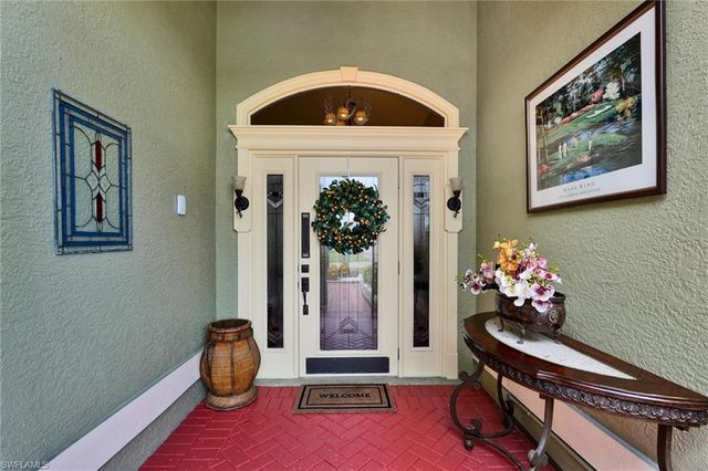 5866 Westbourgh CT, Naples, FL 34112