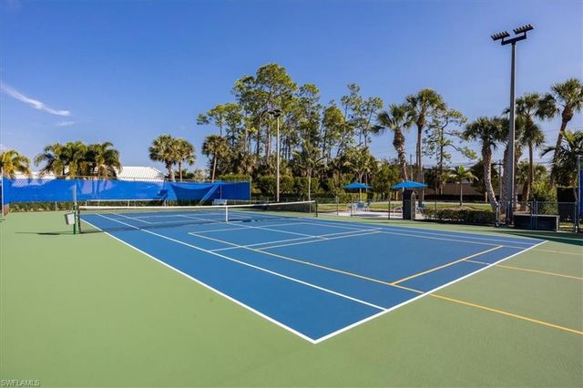 5866 Westbourgh CT, Naples, FL 34112