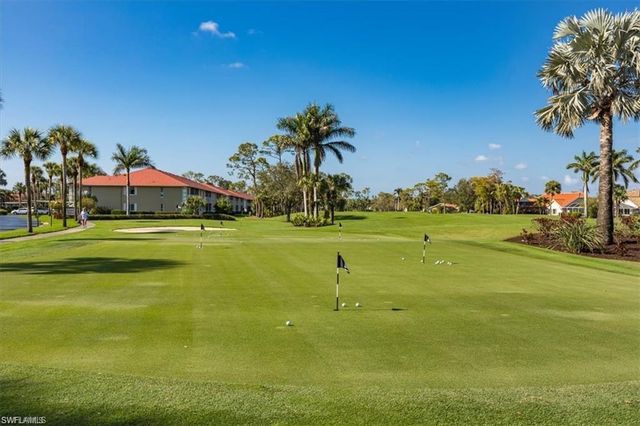 5866 Westbourgh CT, Naples, FL 34112