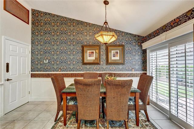 5866 Westbourgh CT, Naples, FL 34112