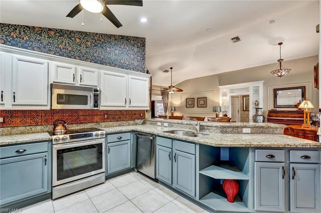 5866 Westbourgh CT, Naples, FL 34112