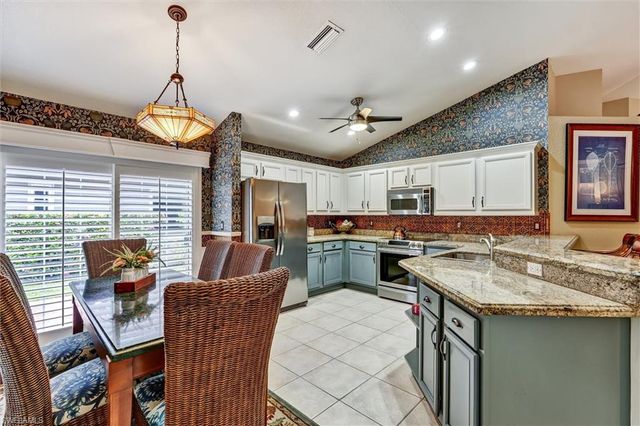 5866 Westbourgh CT, Naples, FL 34112