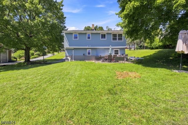 20 S Hillside Dr, Mount Olive Twp., NJ 07828