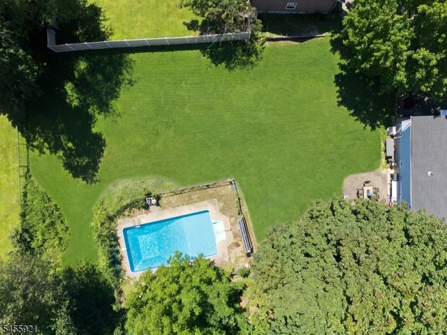 20 S Hillside Dr, Mount Olive Twp., NJ 07828