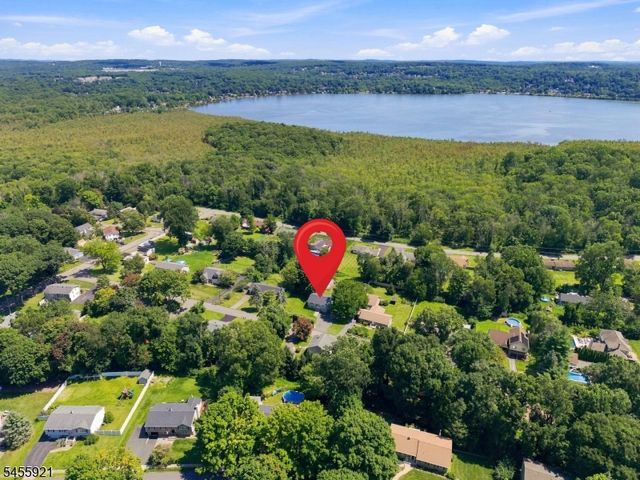 20 S Hillside Dr, Mount Olive Twp., NJ 07828
