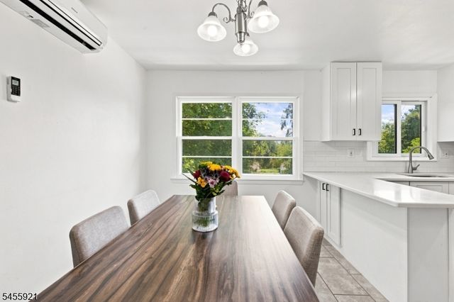 20 S Hillside Dr, Mount Olive Twp., NJ 07828