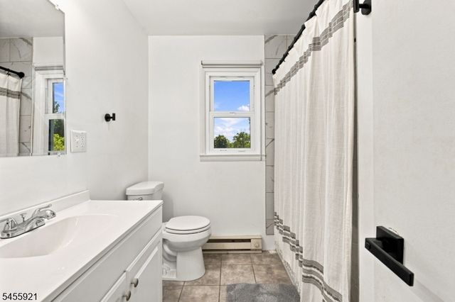 20 S Hillside Dr, Mount Olive Twp., NJ 07828