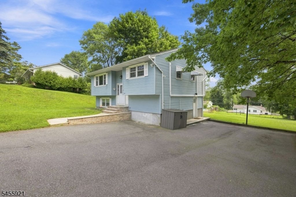 20 S Hillside Dr, Mount Olive Twp., NJ 07828 — photo 2