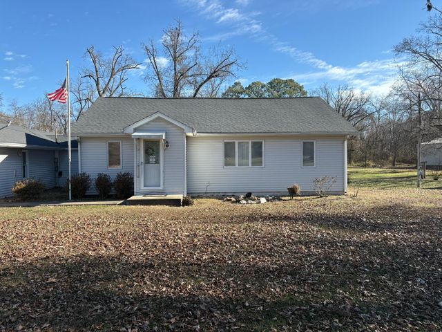 11412 IL-37 Highway, Benton, IL 62812