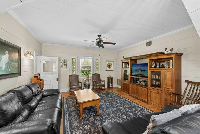 1610 County Road 463, Elgin, TX 78621