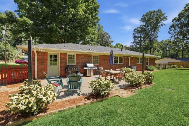 1338 Northwood Circle NE, Gainesville, GA 30501
