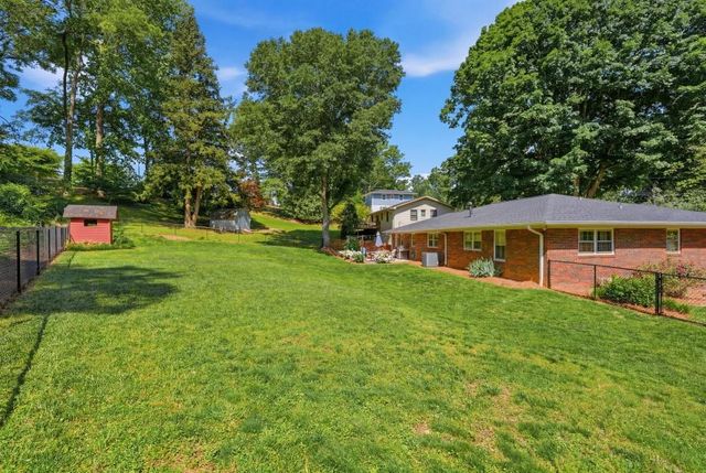 1338 Northwood Circle NE, Gainesville, GA 30501