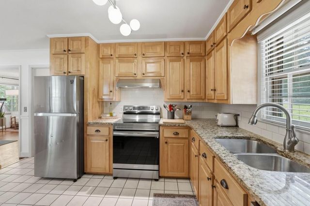 1338 Northwood Circle NE, Gainesville, GA 30501