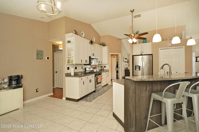 6042 Newbury Circle, Melbourne, FL 32940