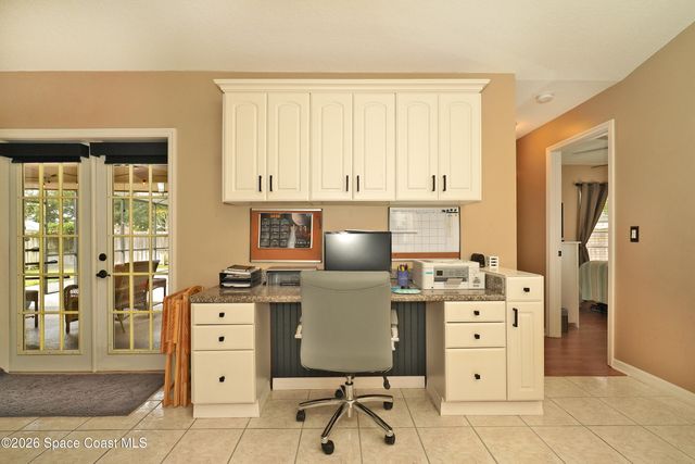 6042 Newbury Circle, Melbourne, FL 32940