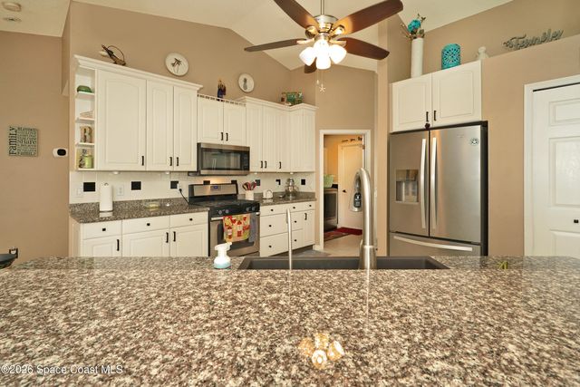 6042 Newbury Circle, Melbourne, FL 32940