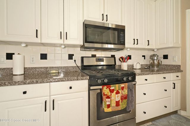 6042 Newbury Circle, Melbourne, FL 32940