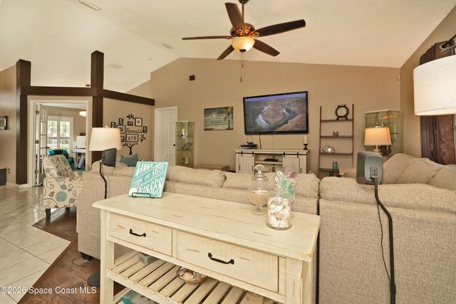 6042 Newbury Circle, Melbourne, FL 32940