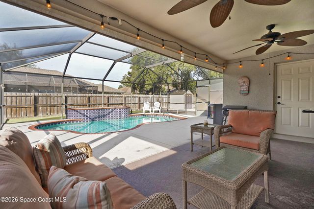 6042 Newbury Circle, Melbourne, FL 32940