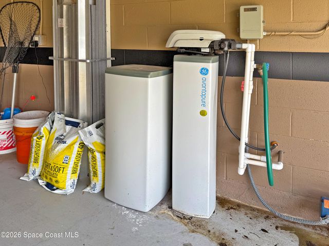 6042 Newbury Circle, Melbourne, FL 32940