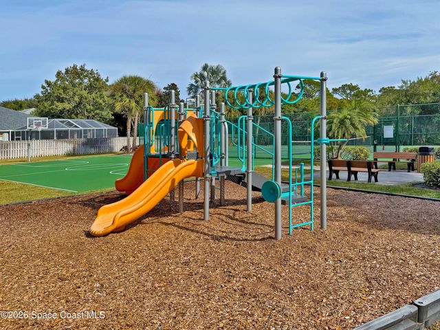 6042 Newbury Circle, Melbourne, FL 32940