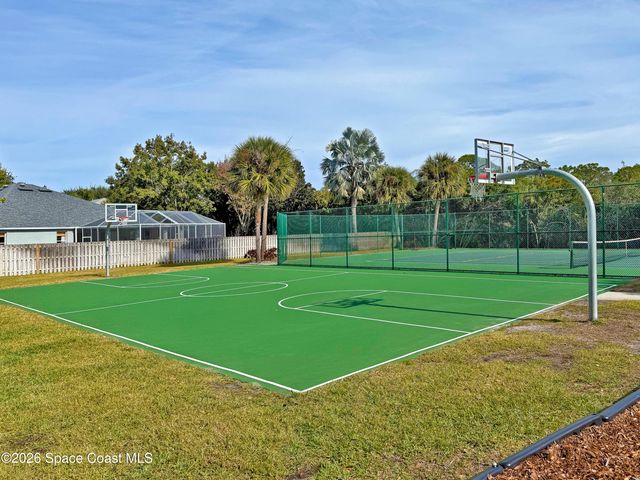 6042 Newbury Circle, Melbourne, FL 32940