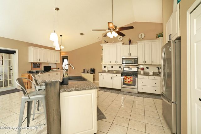 6042 Newbury Circle, Melbourne, FL 32940