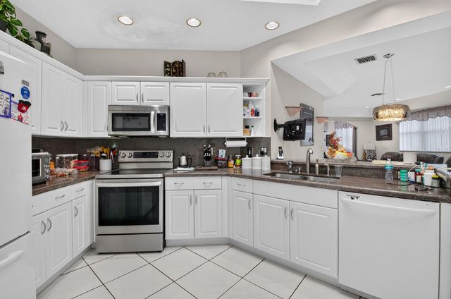 12598 Crystal Pointe Drive D, Boynton Beach, FL 33437