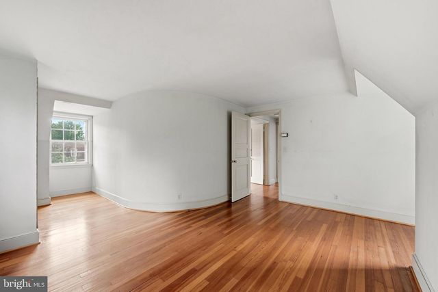 6 ACADEMY CT, Berryville, VA 22611