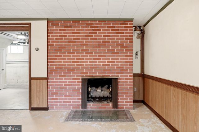 6 ACADEMY CT, Berryville, VA 22611
