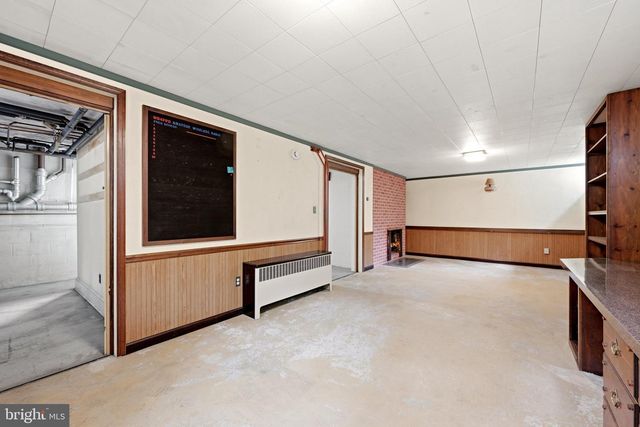 6 ACADEMY CT, Berryville, VA 22611